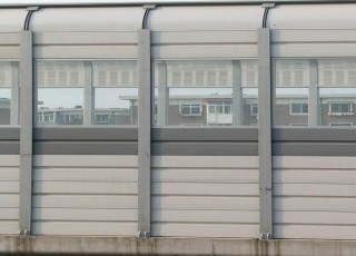 С�^����